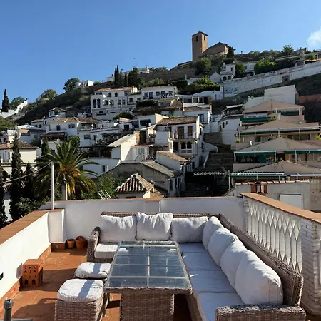Casa Con Maravillosas Vistas Y Terraza Granada